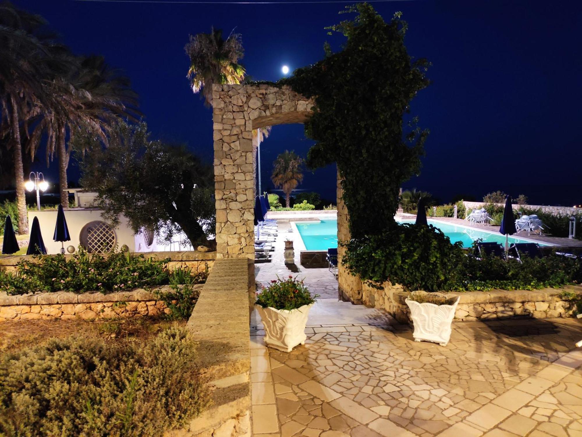 Picchio Hotel Pescoluse Marina Di Pescoluse Exterior photo